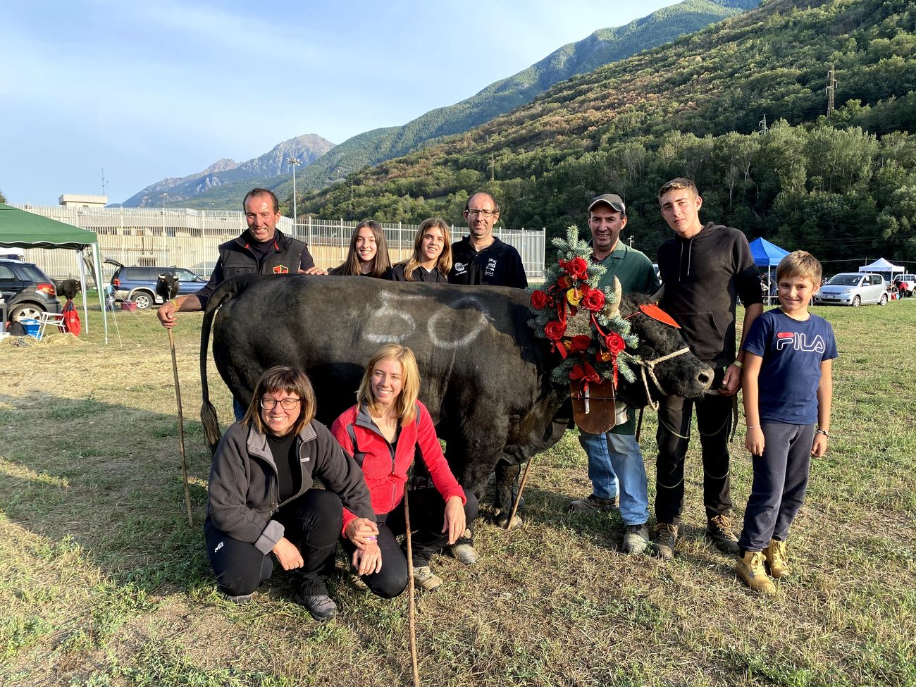 La famiglia con la nostra regina alle Batailles de Reines, eliminatoria di Brissogne 2021